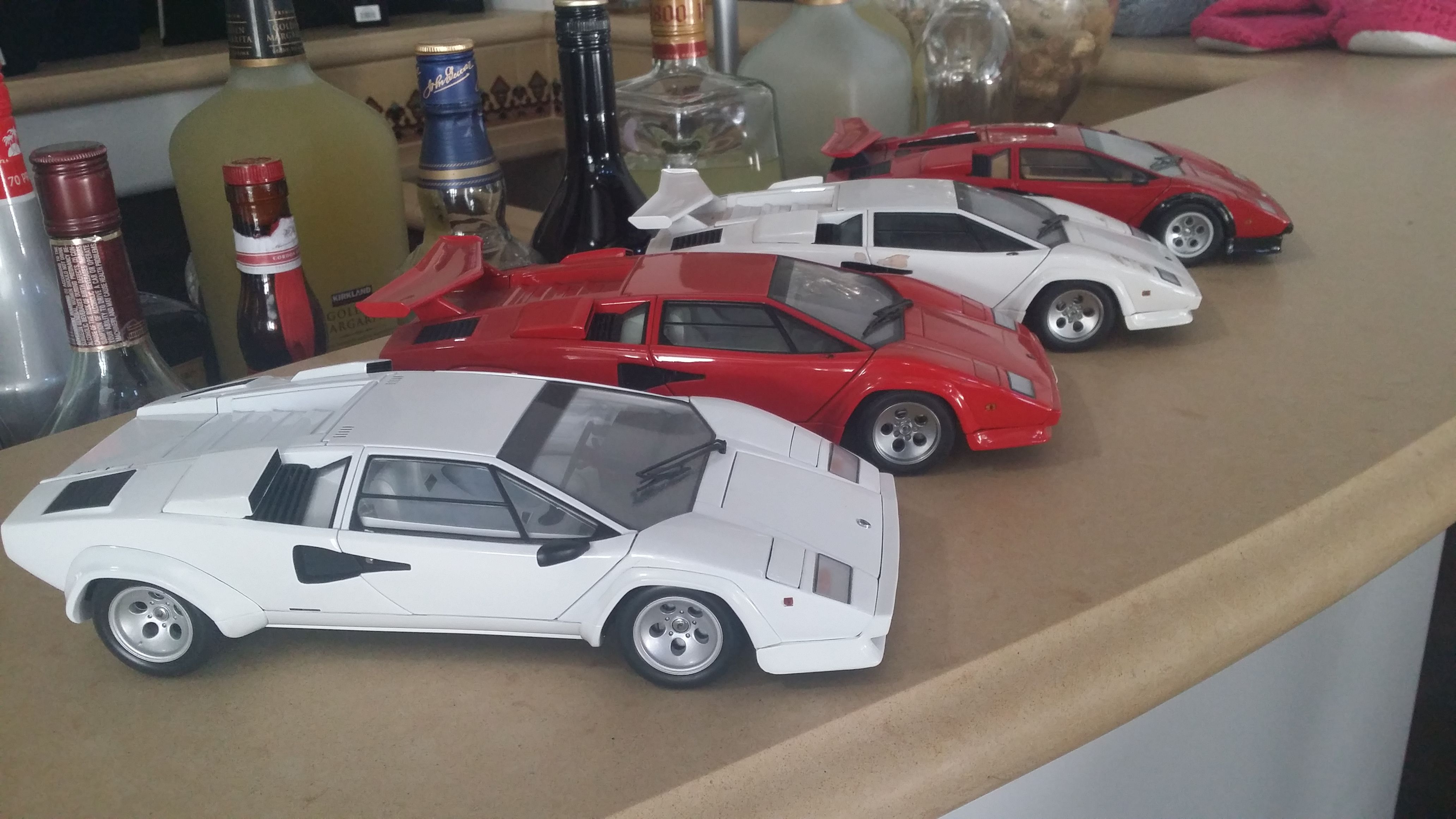 1:18 Countach Review: AutoArt vs. Kyosho - Archived Content